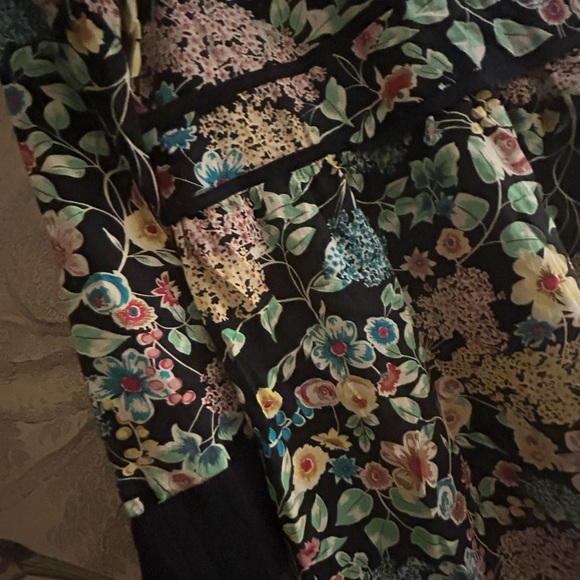 Johnny Was Floral Print Tunic Top Blouse SZ Medium EUC - Picture 6 of 7